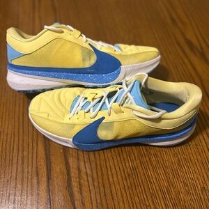 Nike Giannis Basketball Shoes | Size 13 | Lightly Used | Worn Twice